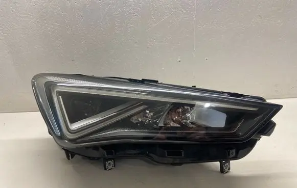 Seat Tarraco Headlight/headlamp 5FJ941008H 90143461