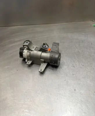 Volvo V70 Ignition lock 8626324 16184