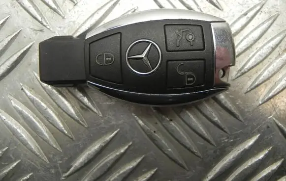 Mercedes-Benz C AMG W205 Ignition key/card 2013DJ6165 M4820