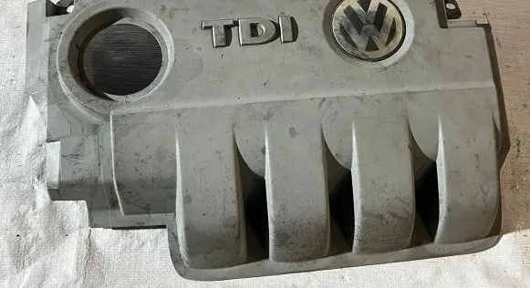 Volkswagen Golf V Engine cover (trim) 03G103967N