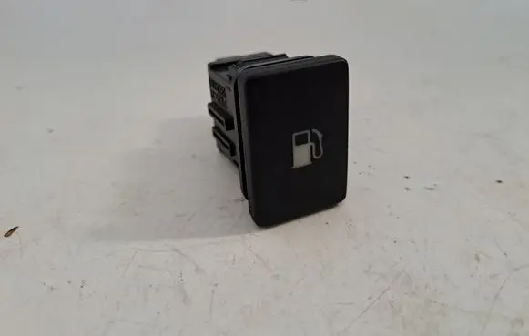 Toyota Avensis T270 Fuel tank opening switch 15C252 8484105020