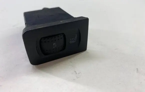 Volkswagen Bora Seat heating switch 1J0963563B