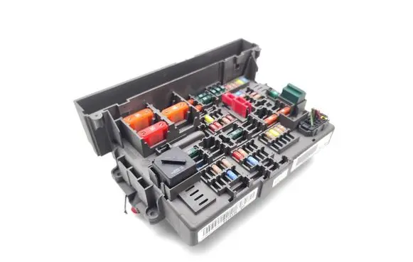 BMW 3 E90 E91 Fuse module 9119446