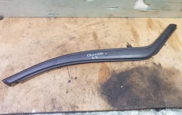 Opel Crossland X Rear arch trim 39008050