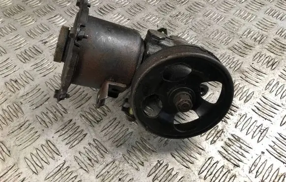 Subaru Forester SF Power steering pump 7801042