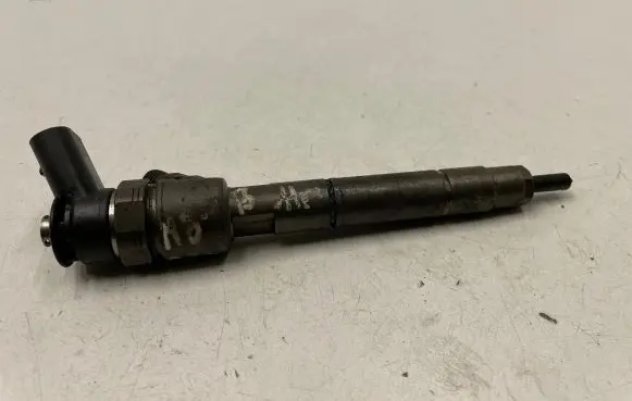 Mercedes-Benz B W245 Fuel injector A6400701287