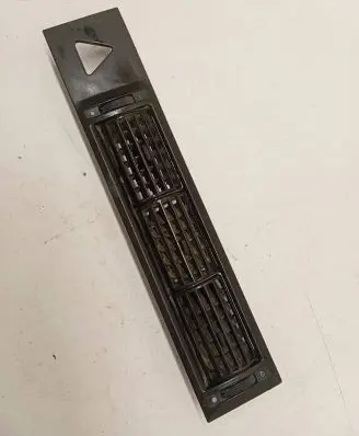 Volkswagen Transporter - Caravelle T4 Dash center air vent grill 7D1819703B 7D1819709