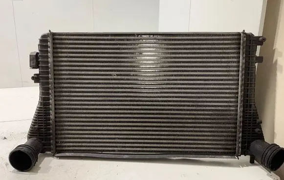 Audi A3 S3 8P Intercooler radiator 1K0145803 B5896 0465327