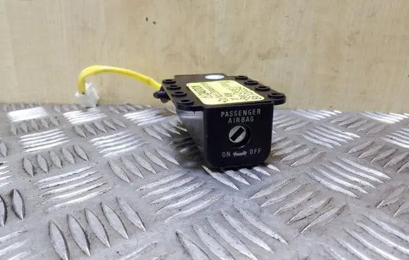 Mitsubishi Outlander Passenger airbag on/off switch 8610A054