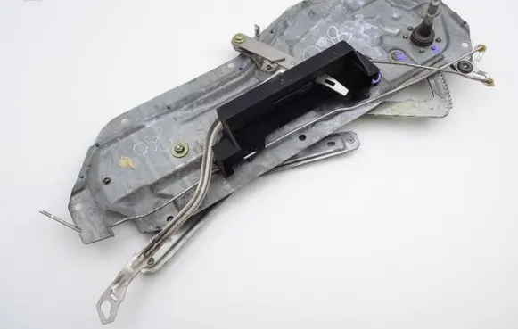 Volvo 850 Rear door manual window regulator 9133481