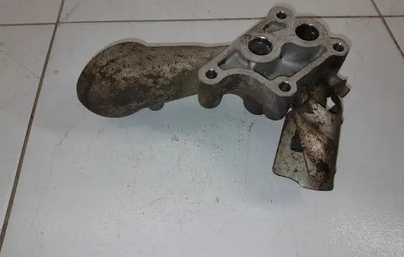 Cadillac SRX Oil filter mounting bracket NOCODE