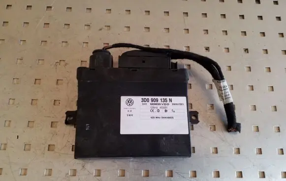 Volkswagen Touareg I Keyless (KESSY) go control unit/module 3D0909135N
