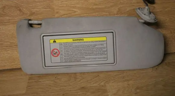Toyota Avensis T250 Sun visor