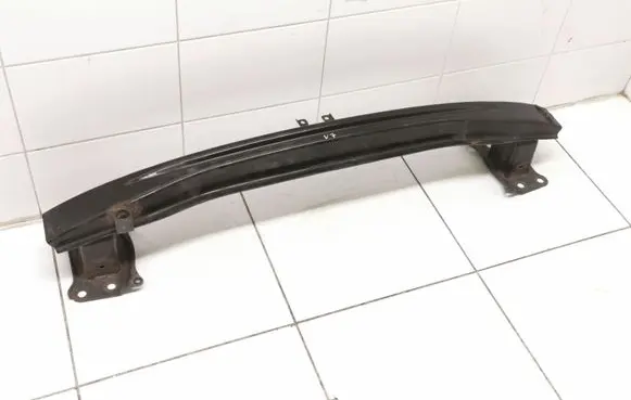 Volkswagen Jetta V Front bumper cross member