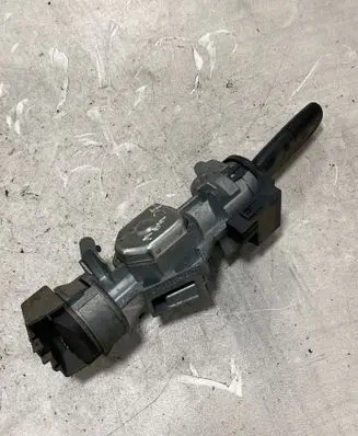 Ford C-MAX I Ignition lock 3M513F880AD