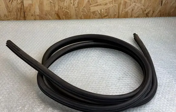 BMW 3 E46 Front door rubber seal 8194681