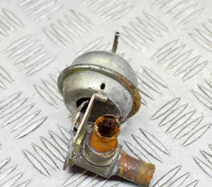 Jaguar XJ X40 Engine mount vacuum valve 