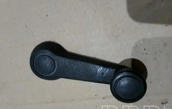Volkswagen Golf I Front door window winding handle 111837579B