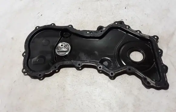 Renault Master III Timing chain cover 135021465R