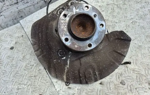 BMW X1 E84 Front wheel hub 6784865 31216784865 6908705