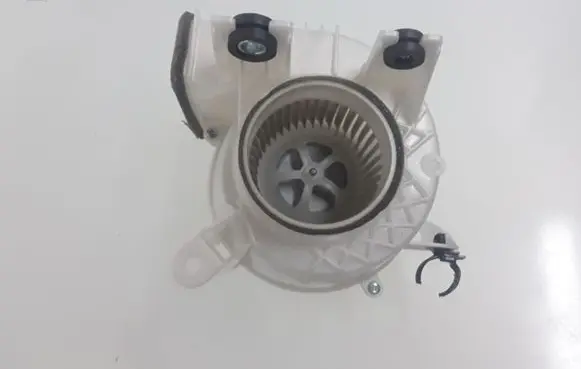 Lexus CT 200H Hybrid/electric vehicle battery fan 1173004813