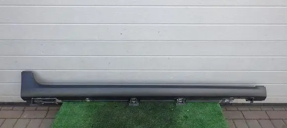 Chevrolet Volt I Front sill trim cover 9813817380