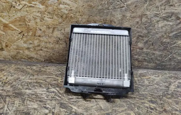 BMW 7 F01 F02 F03 F04 Engine oil radiator 70820963 99000956 8MO376753571