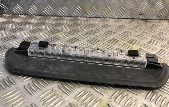 BMW 5 E60 E61 Third/center stoplight 6927017