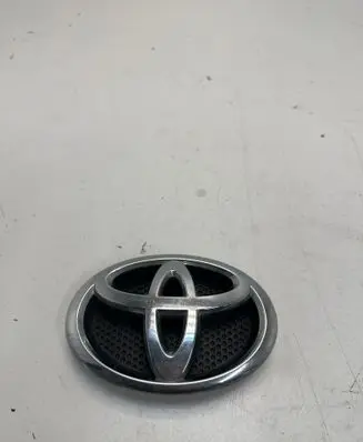 Toyota Auris 150 Manufacturer badge logo/emblem 7531102140