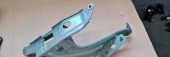 Audi A7 S7 4K8 Fender mounting bracket 4K8821158B