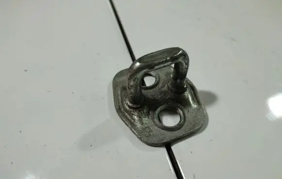 Renault Laguna II Front door lock loop/hook striker 
