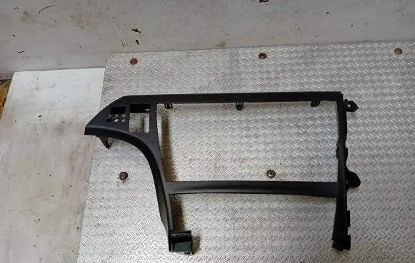 Toyota Prius (XW30) Radio/GPS head unit trim 5547447070
