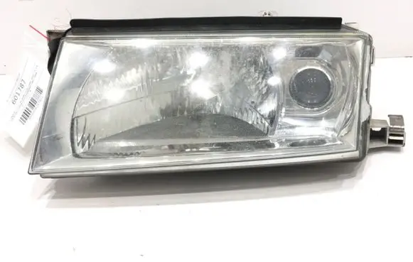 Skoda Octavia Mk1 (1U) Headlight/headlamp
