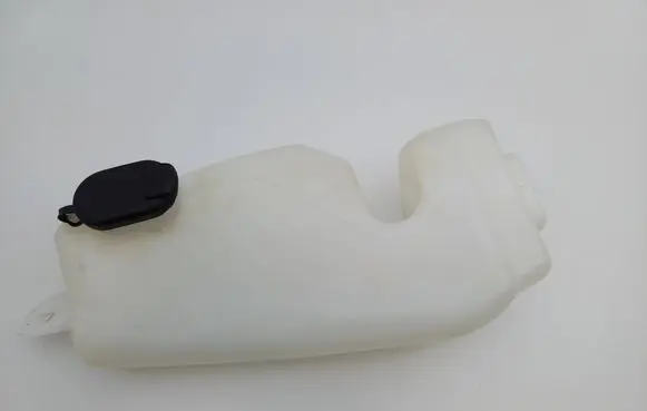 Dacia Logan I Windshield washer fluid reservoir/tank 8200210002H 8200609549