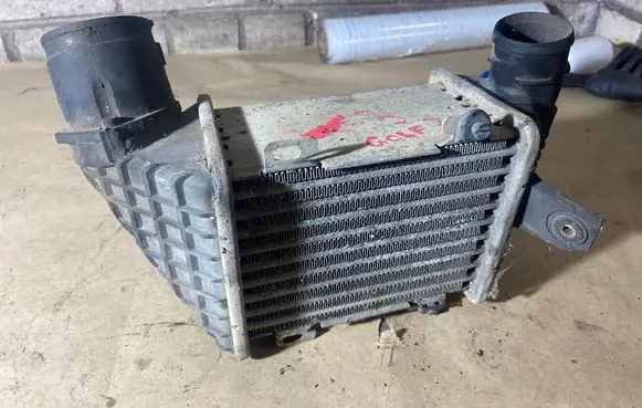 Volkswagen Golf III Intercooler radiator