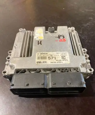 Hyundai Tucson TL Engine control unit/module 391992F571 0281031577