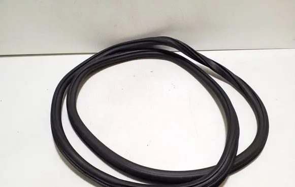 Audi Q3 F3 Rubber seal rear door 83F833721A