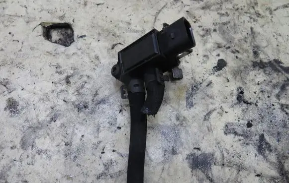 Jaguar XF X260 Exhaust gas pressure sensor G4D3-5L203-AB