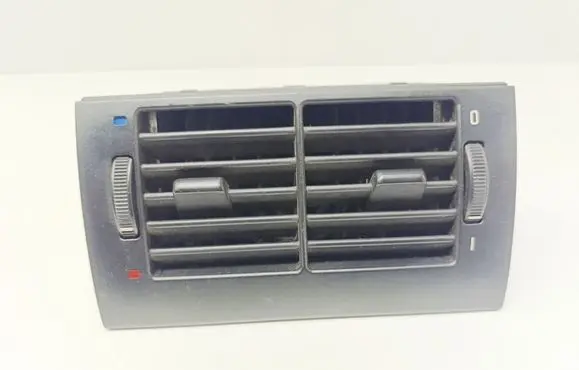 Rear air vent grill