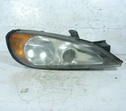 Nissan Primera Headlight/headlamp 40-215-1184R-ND