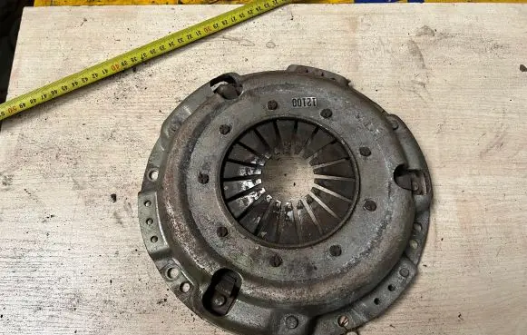 Toyota Corolla E100 Pressure plate 12100