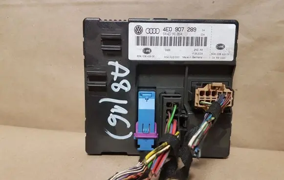 Audi A8 S8 D3 4E Comfort/convenience module 4E0907289