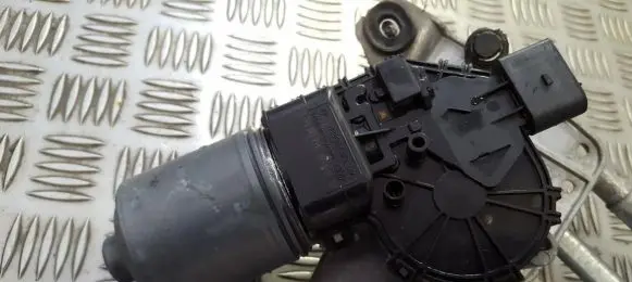 Peugeot 207 Wiper motor 0390241931