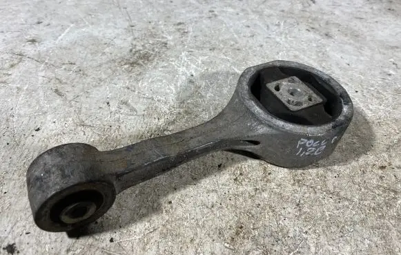 Volkswagen Polo IV 9N3 Engine mount bracket