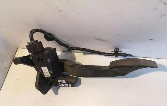 Opel Combo C Accelerator throttle pedal