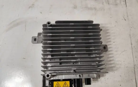 Volkswagen Tiguan Voltage converter inverter 5QS959682B