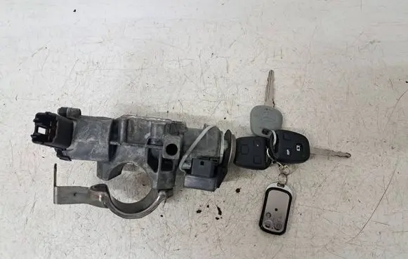 Toyota Avensis T250 Ignition lock 