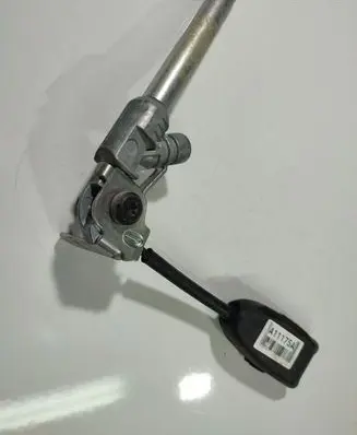 Opel Corsa D Rear seatbelt buckle 