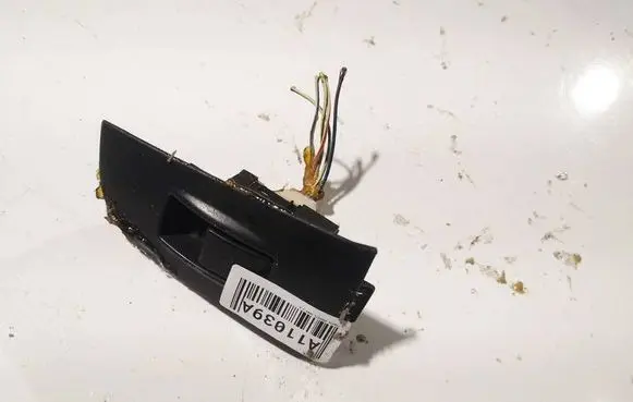 Toyota Avensis T250 Electric window control switch 7423105140 74231-05140