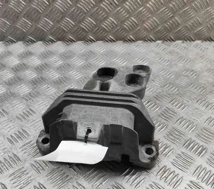 Mercedes-Benz CLA C117 X117 W117 Engine mount bracket A2462400617